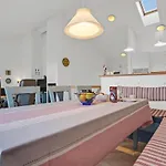 3 Bedroom Beautiful In بيت للعطل